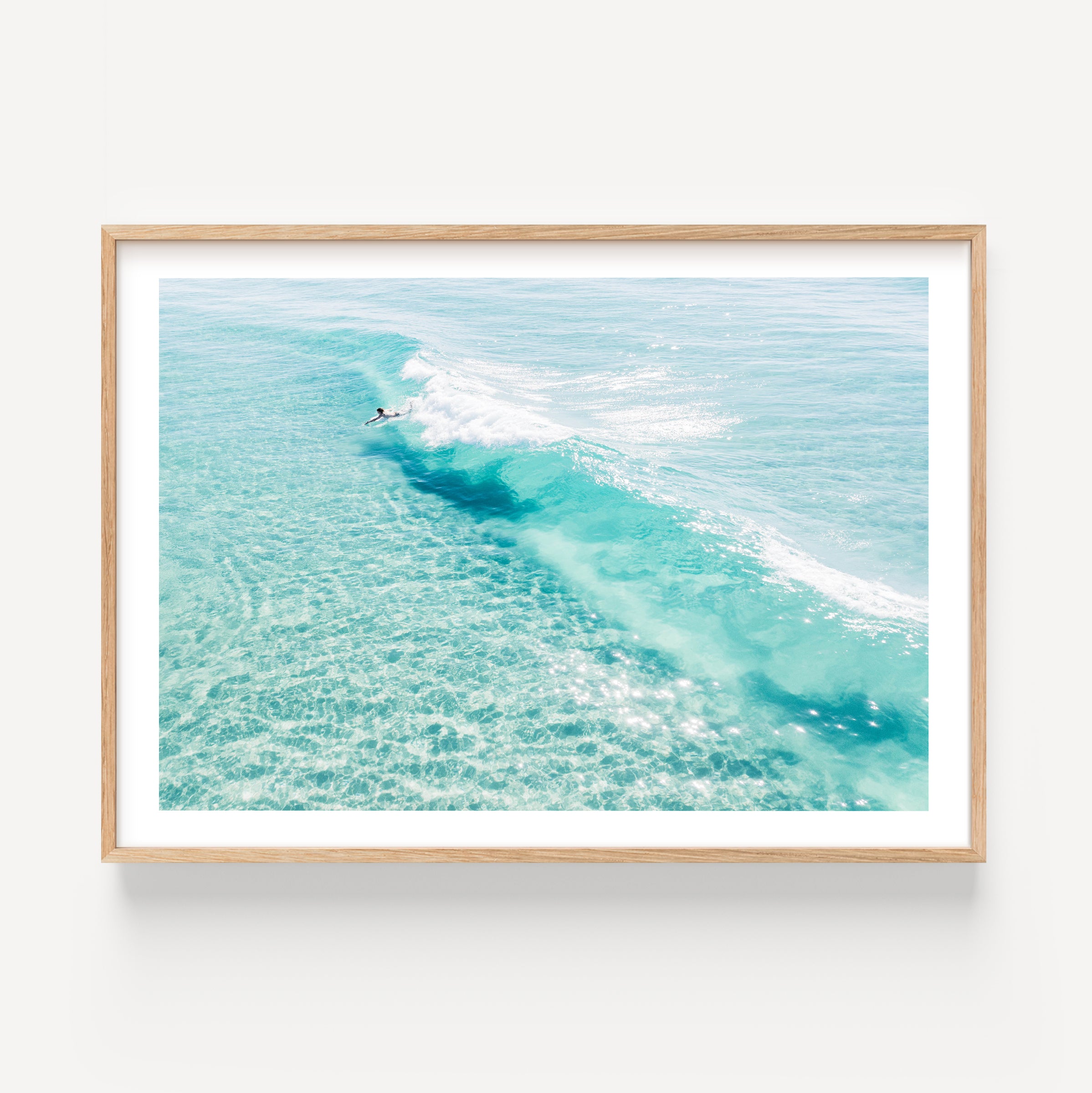 プリントw/フレーム【Colorfornia beautiful ocean】 Belongil Beach, Byron Bay – Shimmering Turquoise Water Art Print